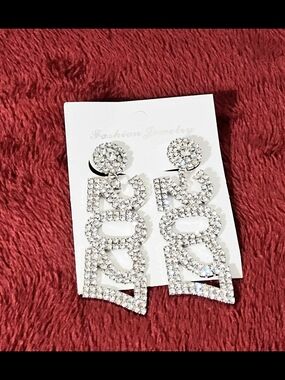 ✨ NWT Bling Rhinestone 2027 New Year Statement Dangle Earrings Silver Tone